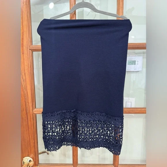 Olivia Blu Elegant Navy Blue Skirt with Lace Hem Stretchy EUC - Picture 2 of 4